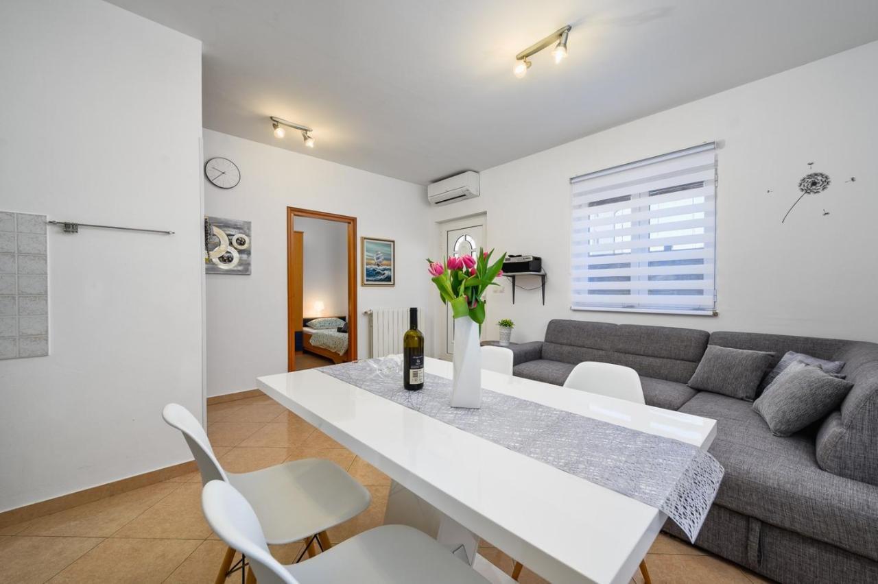 Bozica House With Apartments Murine Bagian luar foto