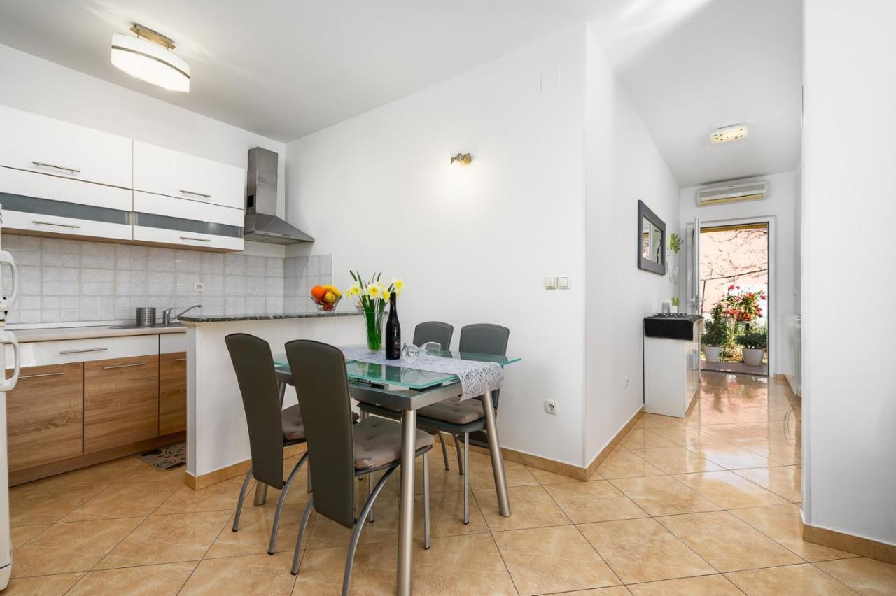 Bozica House With Apartments Murine Bagian luar foto