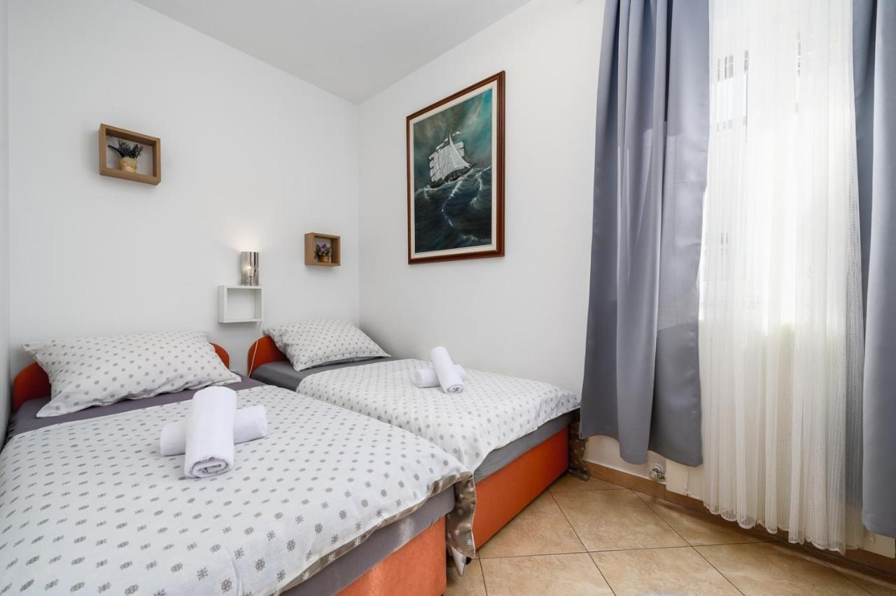Bozica House With Apartments Murine Bagian luar foto