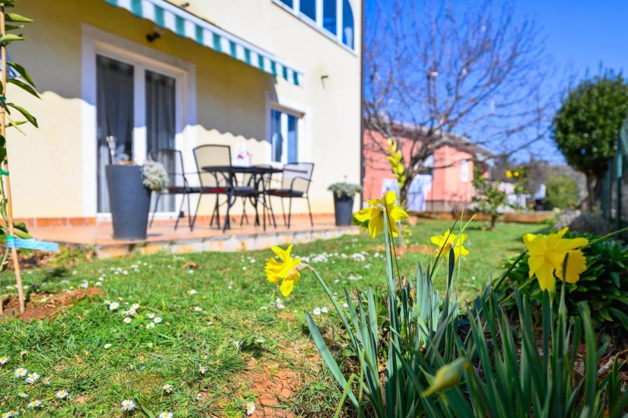 Bozica House With Apartments Murine Bagian luar foto