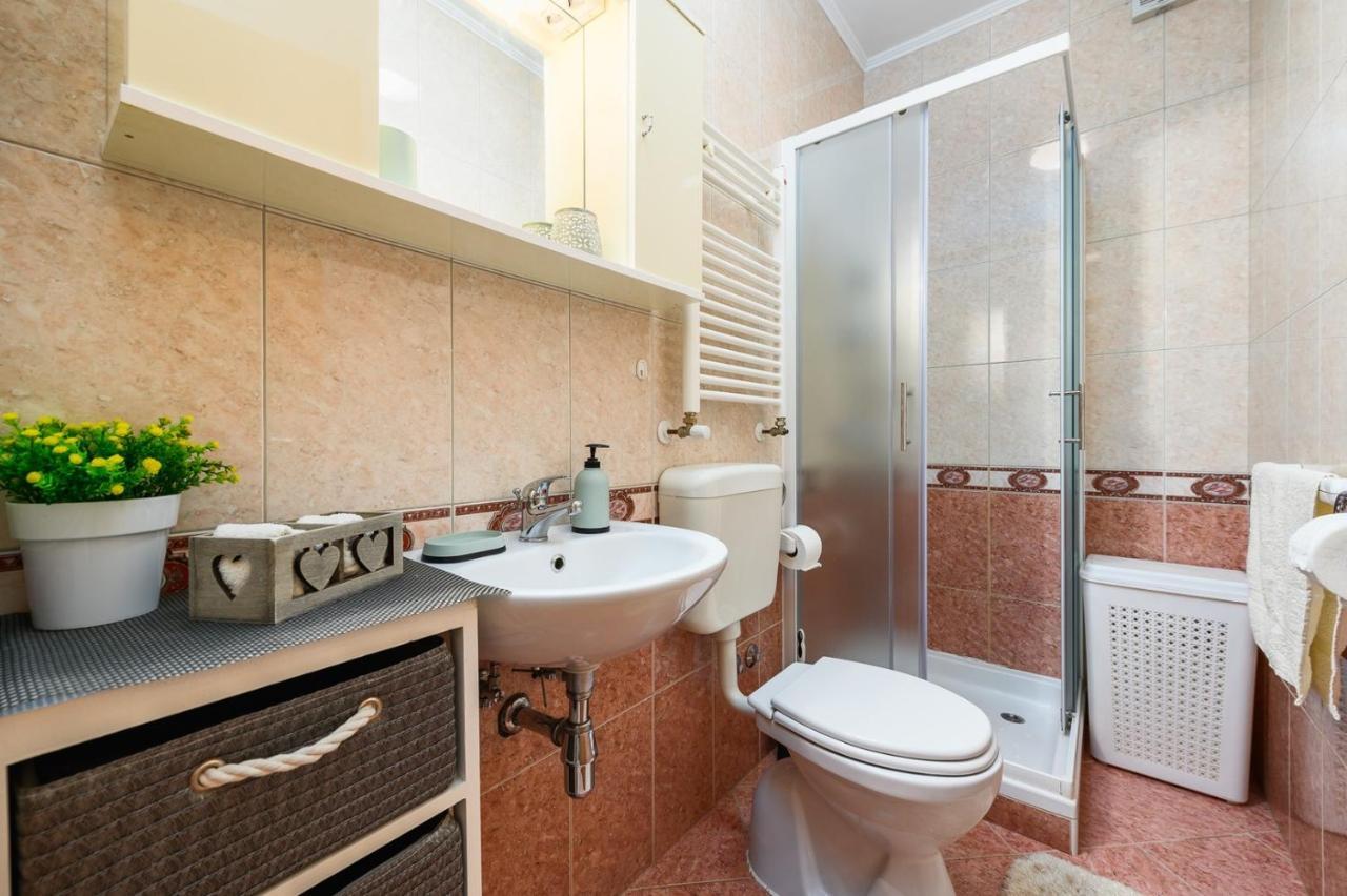 Bozica House With Apartments Murine Bagian luar foto