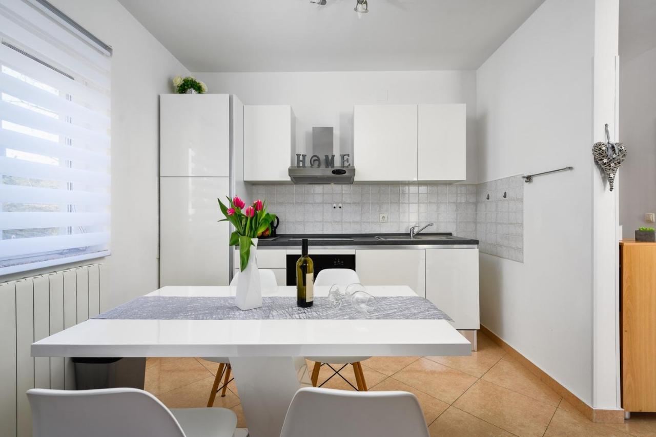 Bozica House With Apartments Murine Bagian luar foto
